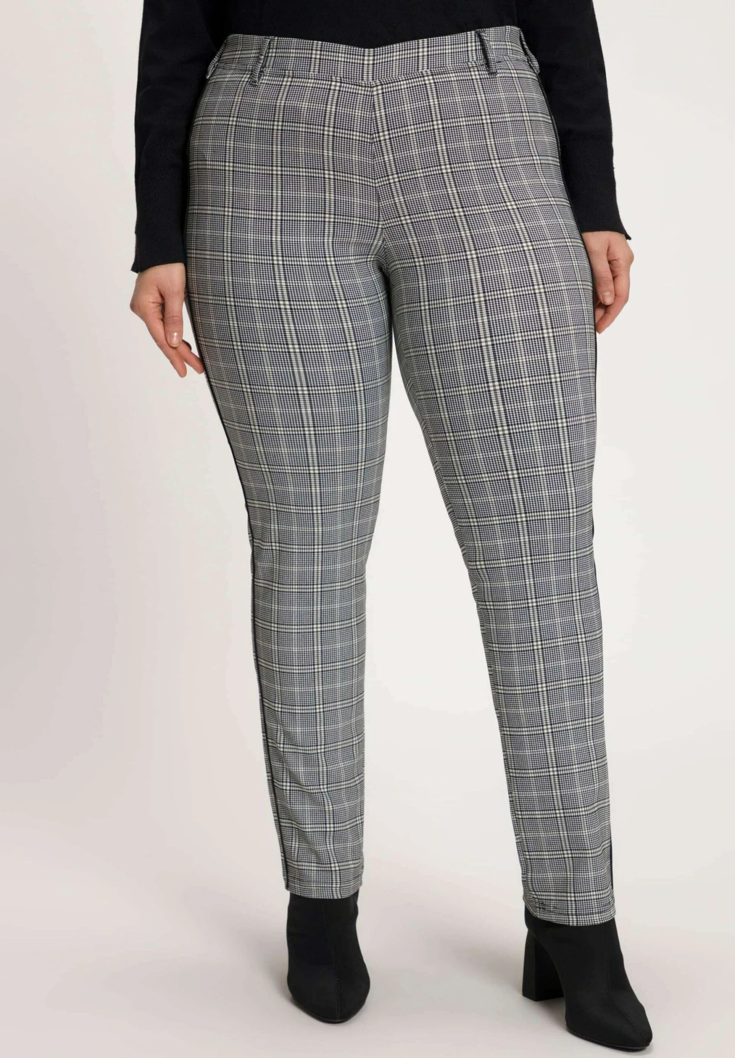 Ulla Popken Spodnie Materiałowe - Olijfgroen 3 Ulla Popken Spodnie Materiałowe - Olijfgroen