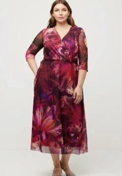 Ulla Popken DOPPELLAGIG BLÜTEN V AUSSCHNITT - Sukienka Letnia - Magenta