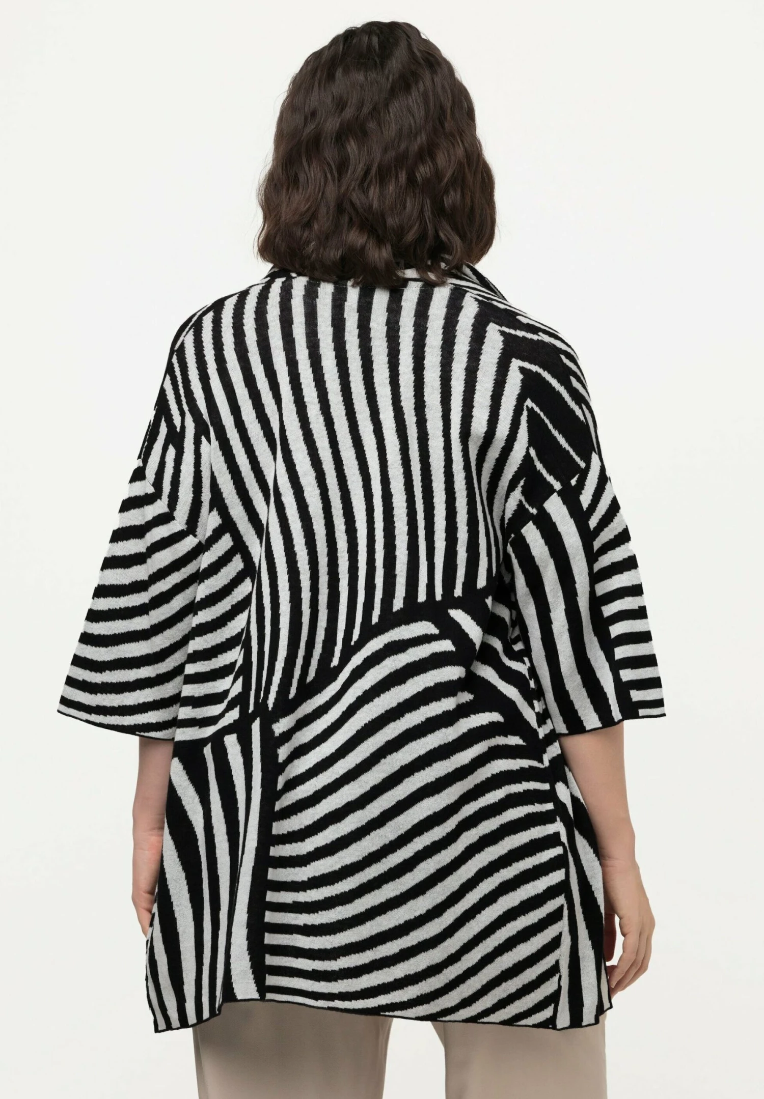 Ulla Popken Kardigan - Schwarz 4 Ulla Popken Kardigan - Schwarz - obrazek 2