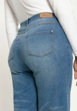 Ulla Popken Jeansy Straight Leg - Light Denim Blue 10 Ulla Popken Jeansy Straight Leg - Light Denim Blue -Lindex 14bea190cea54c9fa83160d4802b8e35