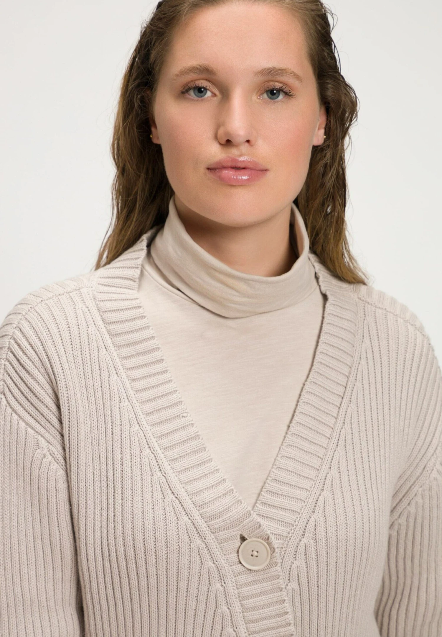 Ulla Popken Kardigan - Crème 5 Ulla Popken Kardigan - Crème - obrazek 3