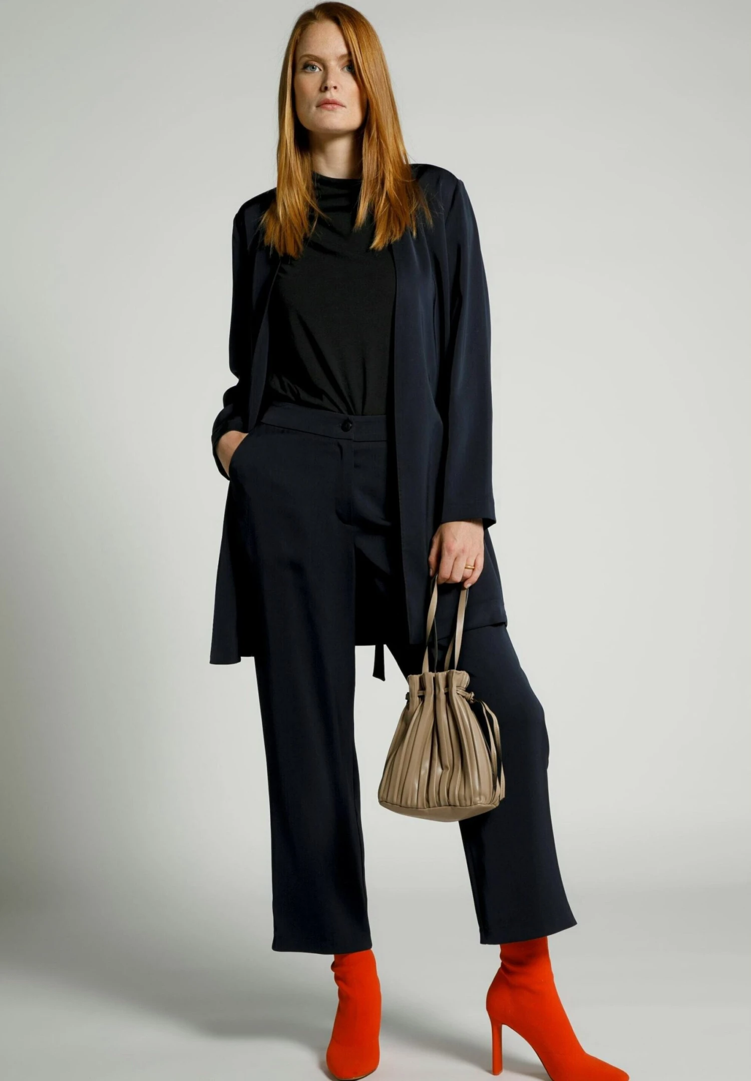 Ulla Popken Kurtka Wiosenna - Tiefdunkelblau 4 Ulla Popken Kurtka Wiosenna - Tiefdunkelblau - obrazek 2