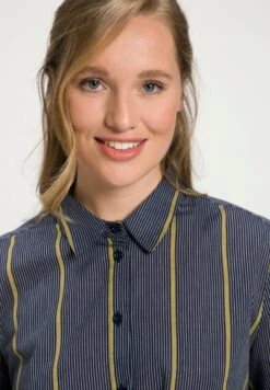 Ulla Popken Koszula - Marine 9 Ulla Popken Koszula - Marine -Lindex 1d76856fd841416a8d8c5afdb2453348