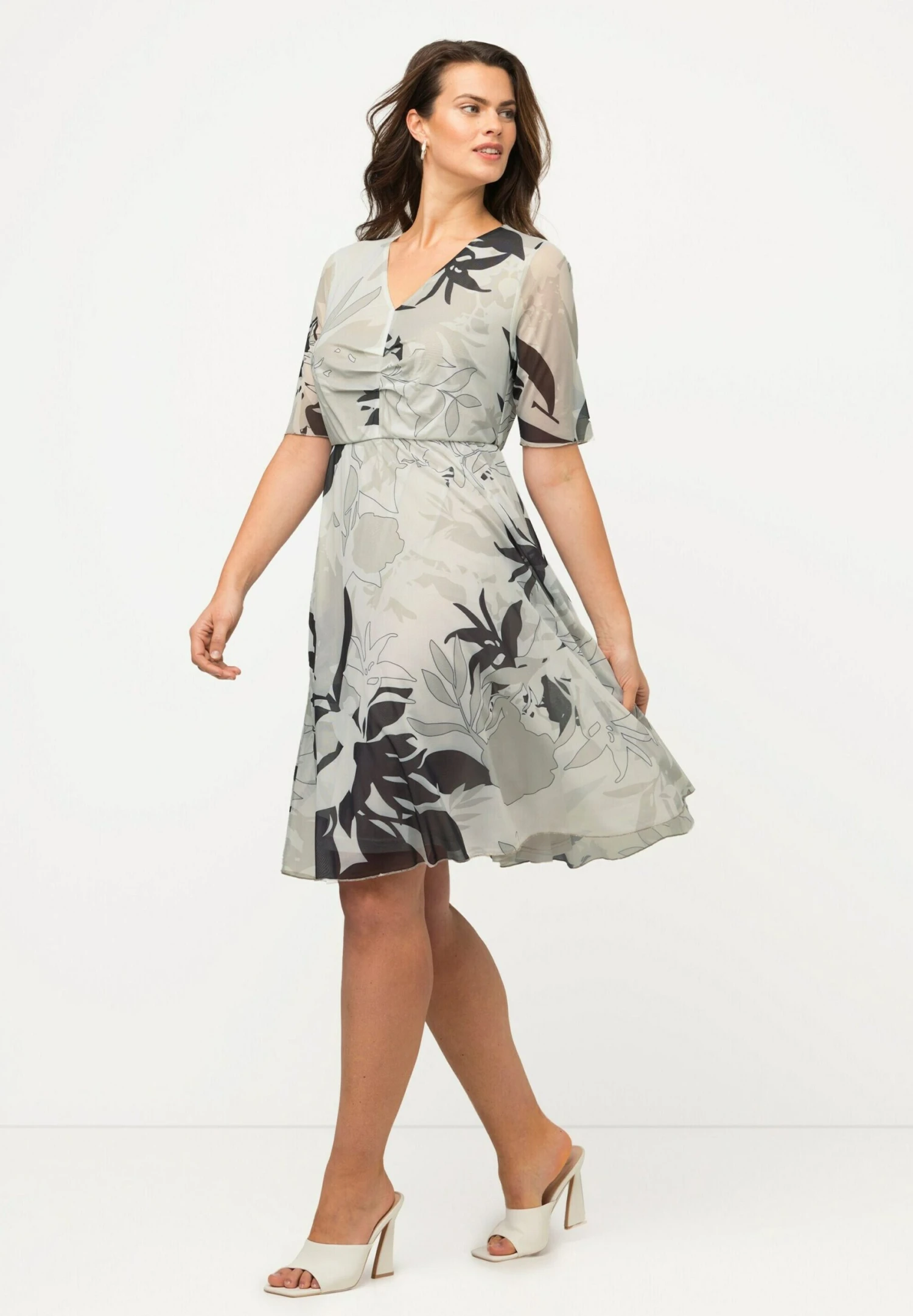 Ulla Popken Sukienka Letnia - Black 4 Ulla Popken Sukienka Letnia - Black - obrazek 2