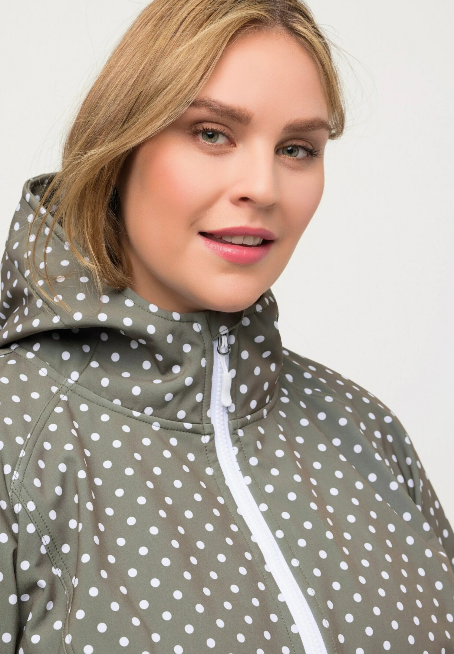 Ulla Popken Kurtka Przeciwdeszczowa - Lodengroen 6 Ulla Popken Kurtka Przeciwdeszczowa - Lodengroen - obrazek 4