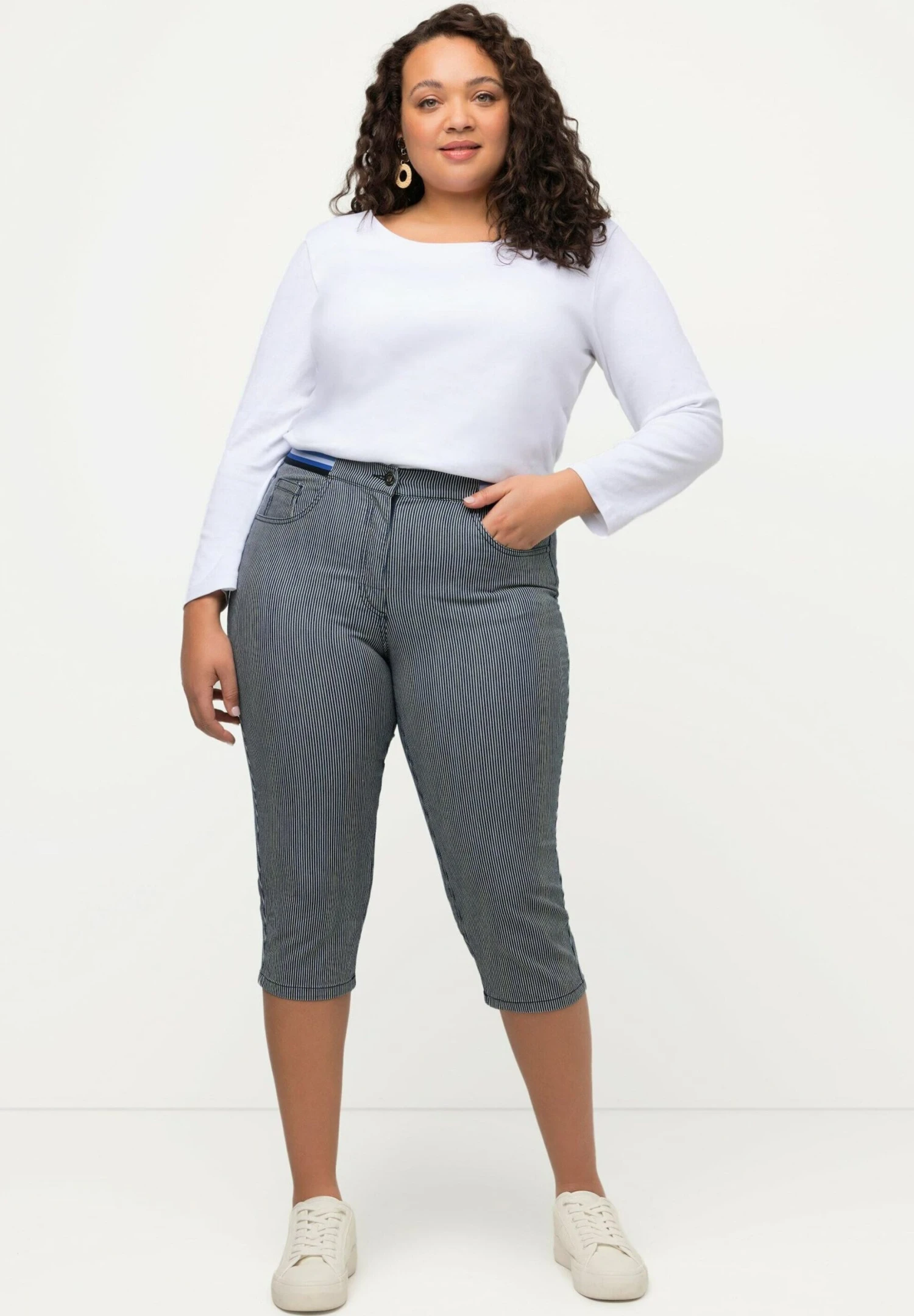 Ulla Popken Szorty Jeansowe - Bleu Nuit 4 Ulla Popken Szorty Jeansowe - Bleu Nuit - obrazek 2