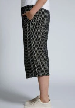 Ulla Popken Szorty - Schwarz -Lindex 596e2c3fc9124df9bd3244434d7ed79f