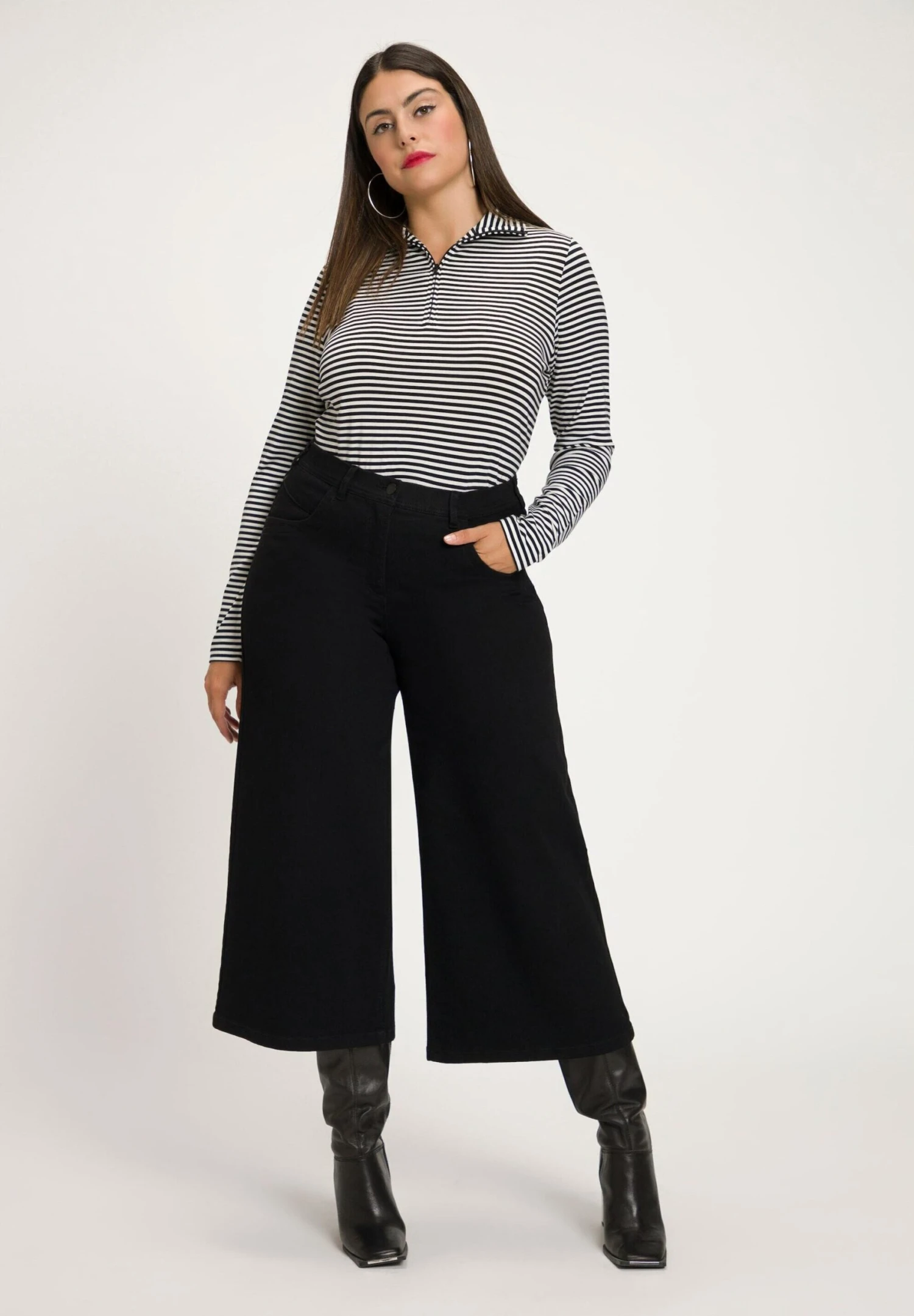 Ulla Popken MARLENE FIT - Jeansy Dzwony - Black 4 Ulla Popken MARLENE FIT - Jeansy Dzwony - Black - obrazek 2