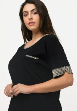 Ulla Popken SET BORSTZAKJE WIJDE PIJPEN RONDE HALS KORTE MOUWEN - Piżama - Zwart -Lindex 6baff03d41434cb687e823f72ed461a2