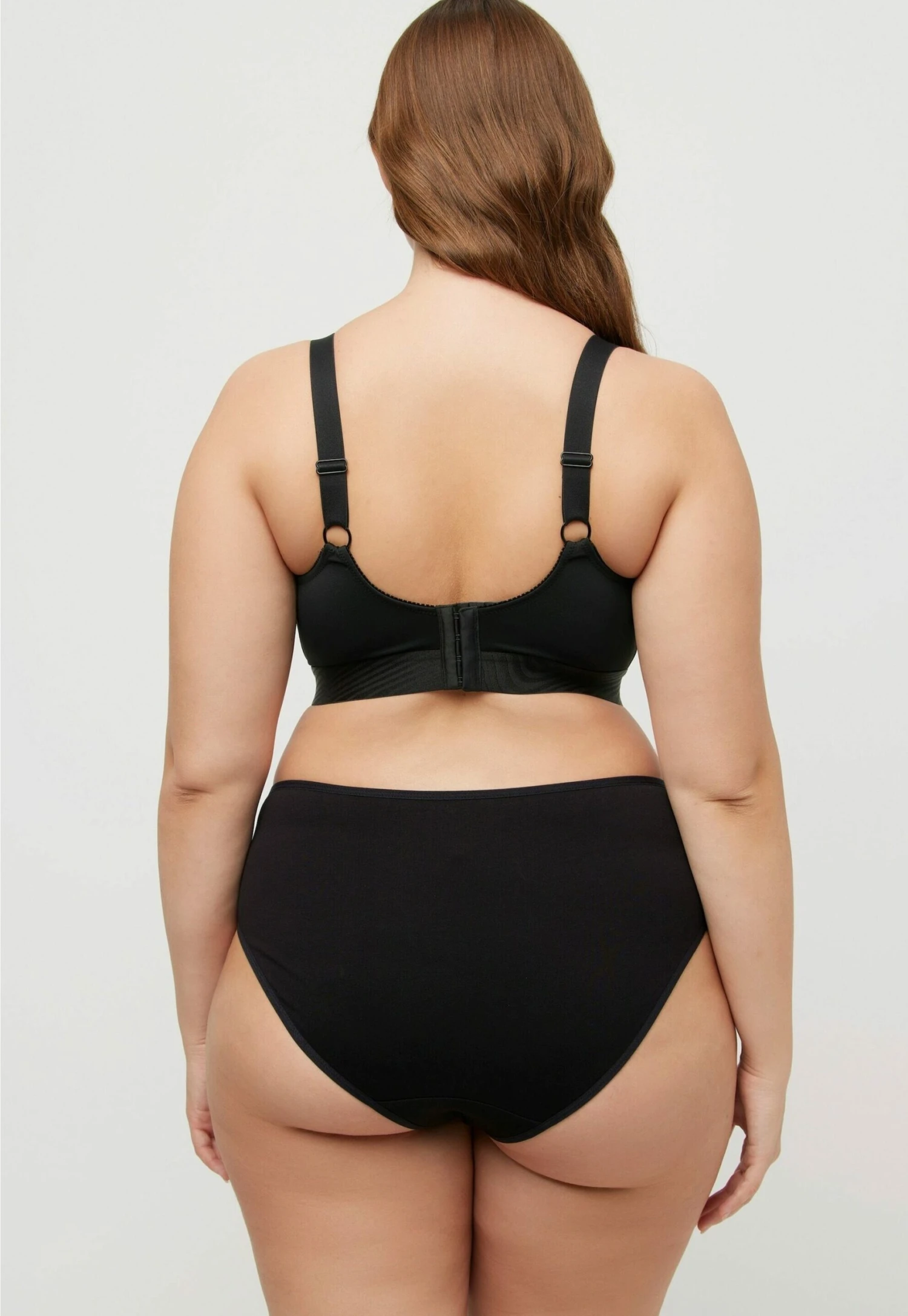 Ulla Popken Biustonosz Z Trójkątną Miseczką - Schwarz 4 Ulla Popken Biustonosz Z Trójkątną Miseczką - Schwarz - obrazek 2