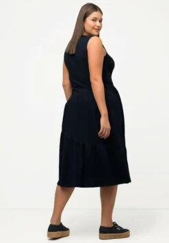 Ulla Popken MIDI A-LINIE V-AUSSCHNITT ÄRMELLOS BIO - Sukienka Letnia - Marine -Lindex 7775e3d303f141a5b71ebc1fda122887