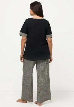 Ulla Popken SET BORSTZAKJE WIJDE PIJPEN RONDE HALS KORTE MOUWEN - Piżama - Zwart -Lindex 786275c2836443bfbd70535df7dd7c40