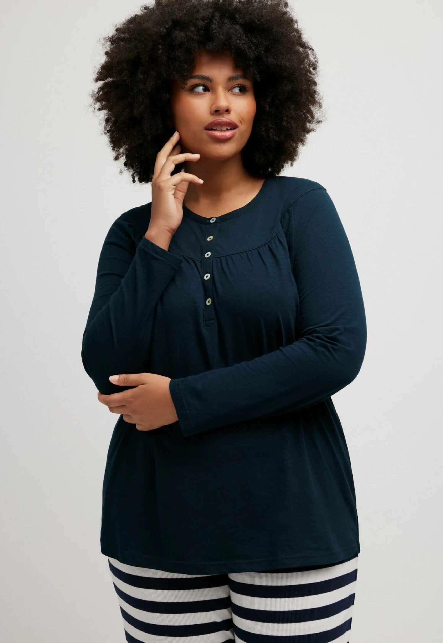 Ulla Popken Bluzka Z Długim Rękawem - Marine 5 Ulla Popken Bluzka Z Długim Rękawem - Marine - obrazek 3