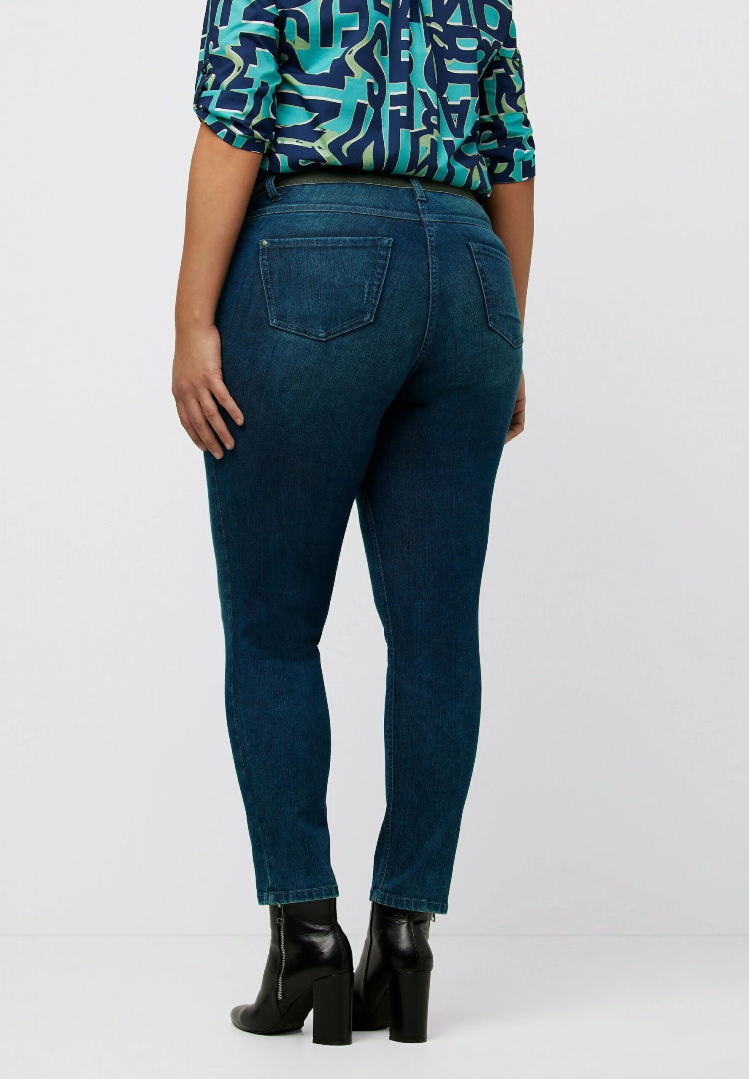 Ulla Popken SARAH - Jeansy Slim Fit - Blue Denim 5 Ulla Popken SARAH - Jeansy Slim Fit - Blue Denim - obrazek 3