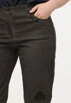 Ulla Popken TRACHTEN-BERMUDA MANDY USED-LOOK - Szorty Jeansowe - Schwarz -Lindex 9cca4fa7212246a9b4e77766764d743d