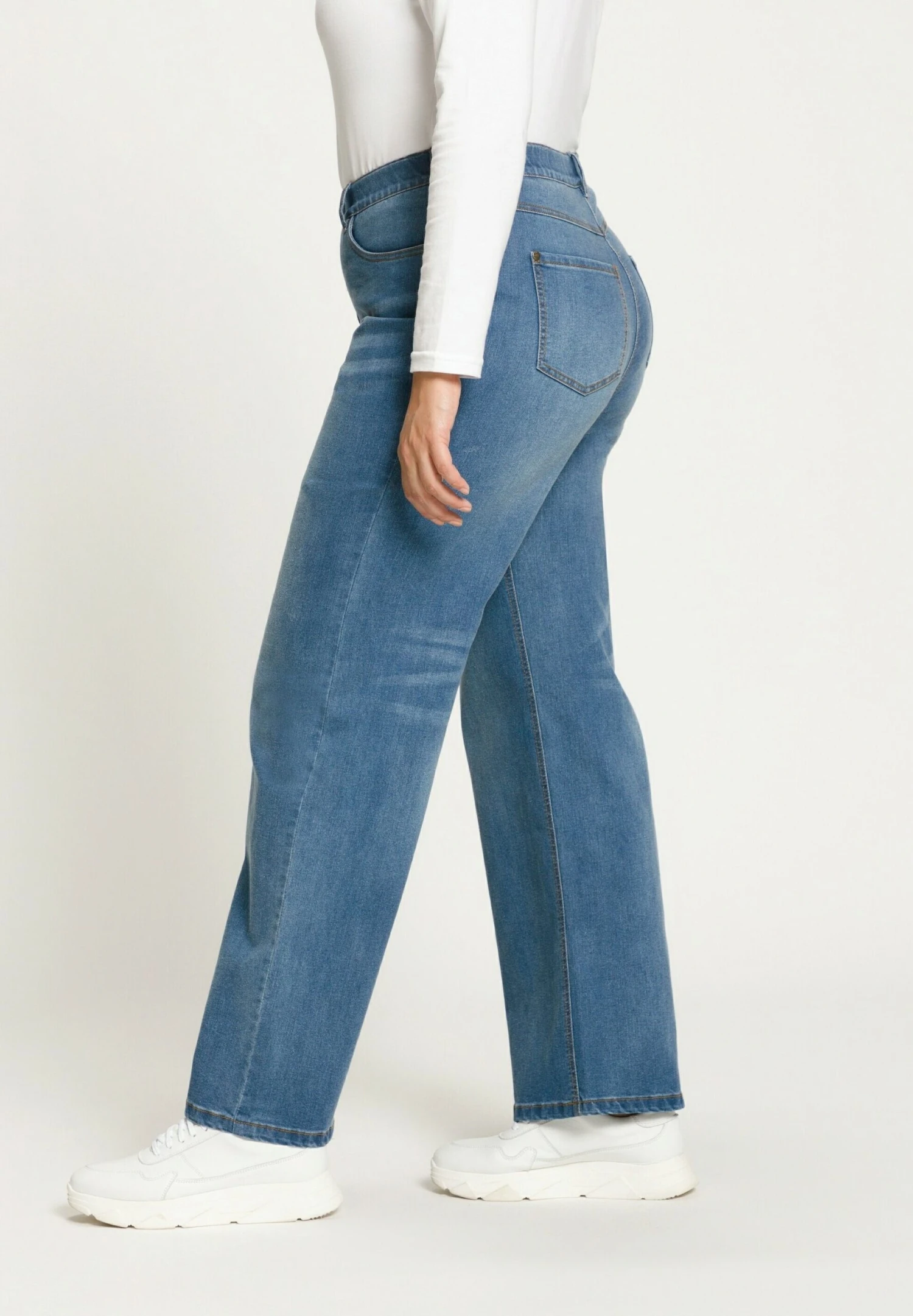 Ulla Popken Jeansy Straight Leg - Light Denim Blue 6 Ulla Popken Jeansy Straight Leg - Light Denim Blue - obrazek 4