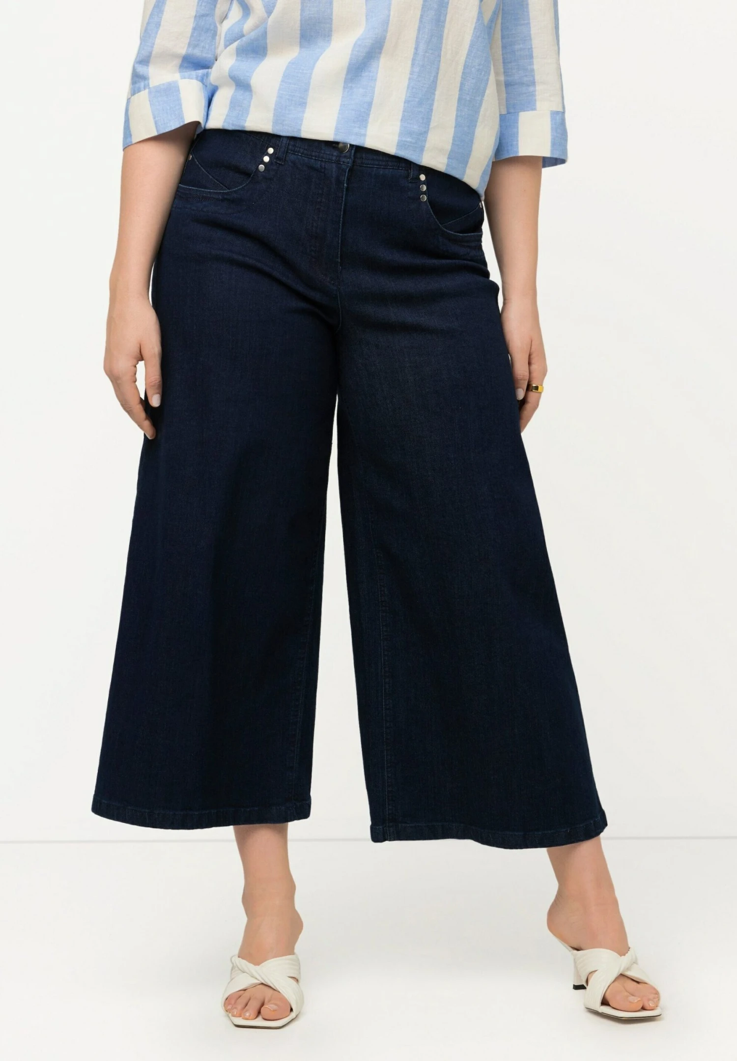 Ulla Popken MARLENE SOFT CROPPED CULOTTE - Jeansy Dzwony - Blue Denim 2 Ulla Popken MARLENE SOFT CROPPED CULOTTE - Jeansy Dzwony - Blue Denim