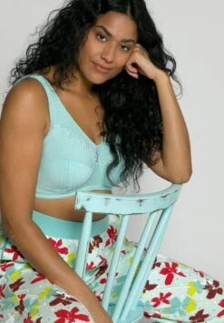 Ulla Popken Biustonosz Bezszwowy - Bleu Menthe Clair -Lindex b43e13720b2b4a279bce0a4e324f7d0e