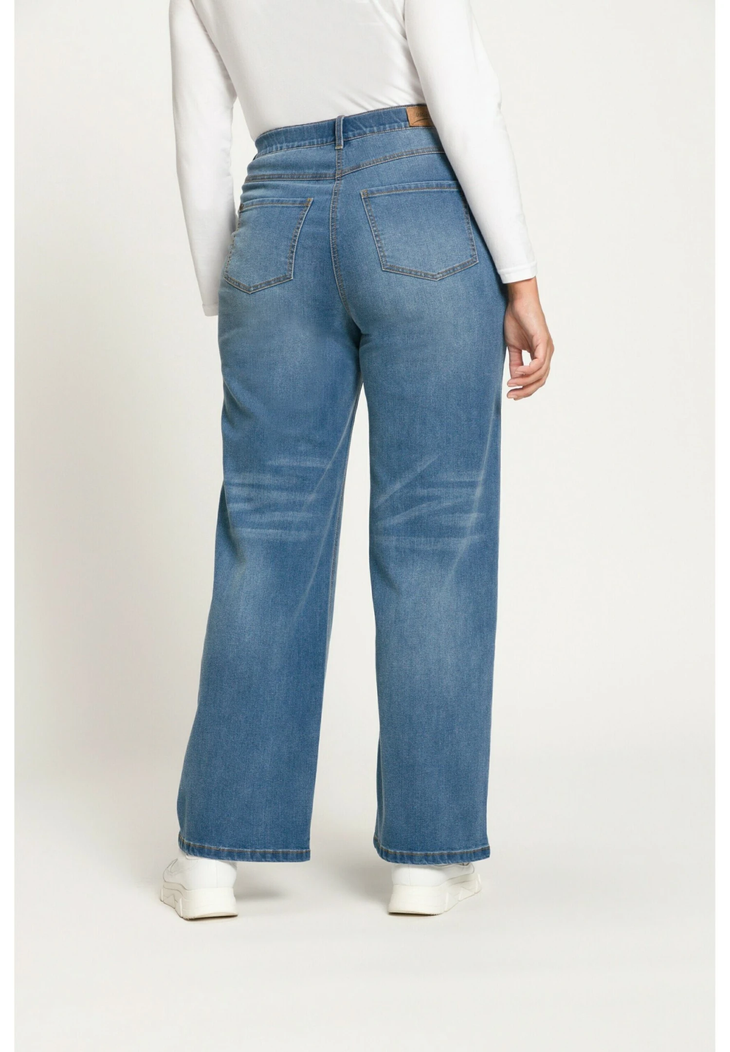 Ulla Popken Jeansy Straight Leg - Light Denim Blue 4 Ulla Popken Jeansy Straight Leg - Light Denim Blue - obrazek 2