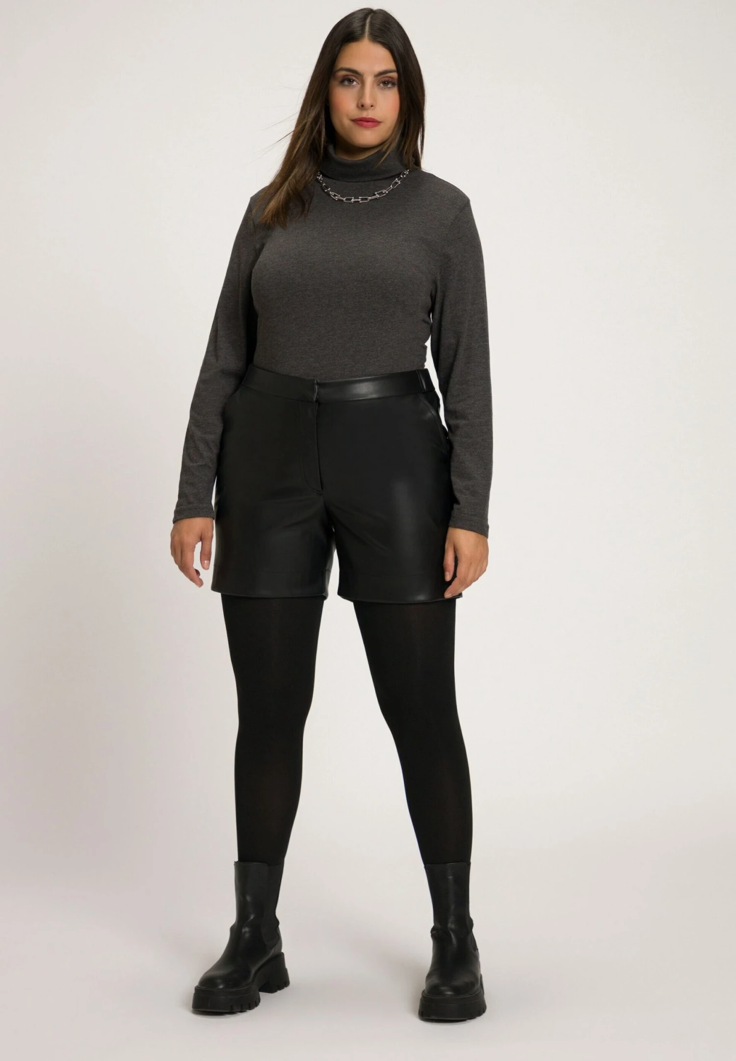 Ulla Popken Szorty - Noir 4 Ulla Popken Szorty - Noir - obrazek 2