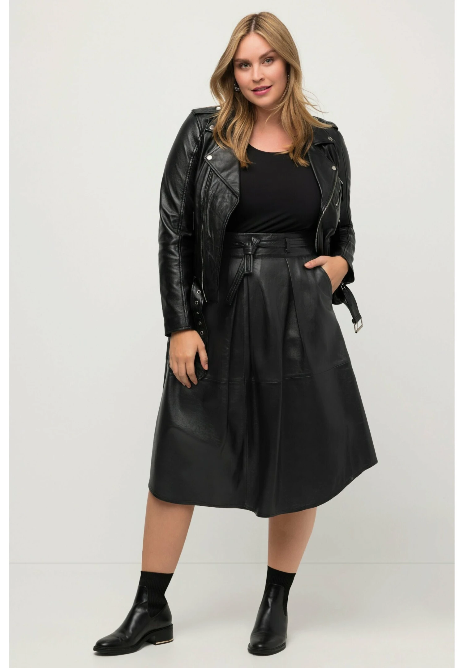 Ulla Popken Spódnica Trapezowa - Noir 4 Ulla Popken Spódnica Trapezowa - Noir - obrazek 2