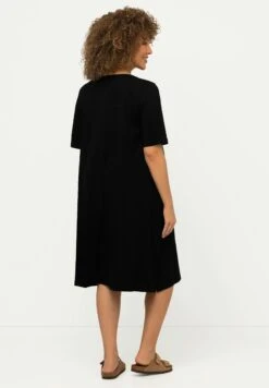 Ulla Popken A-LIJN RONDE HALS KORTE MOUWEN ZAKKEN - Sukienka Z Dżerseju - Zwart -Lindex f603f7bf197e4d3f91259cdf63df5660