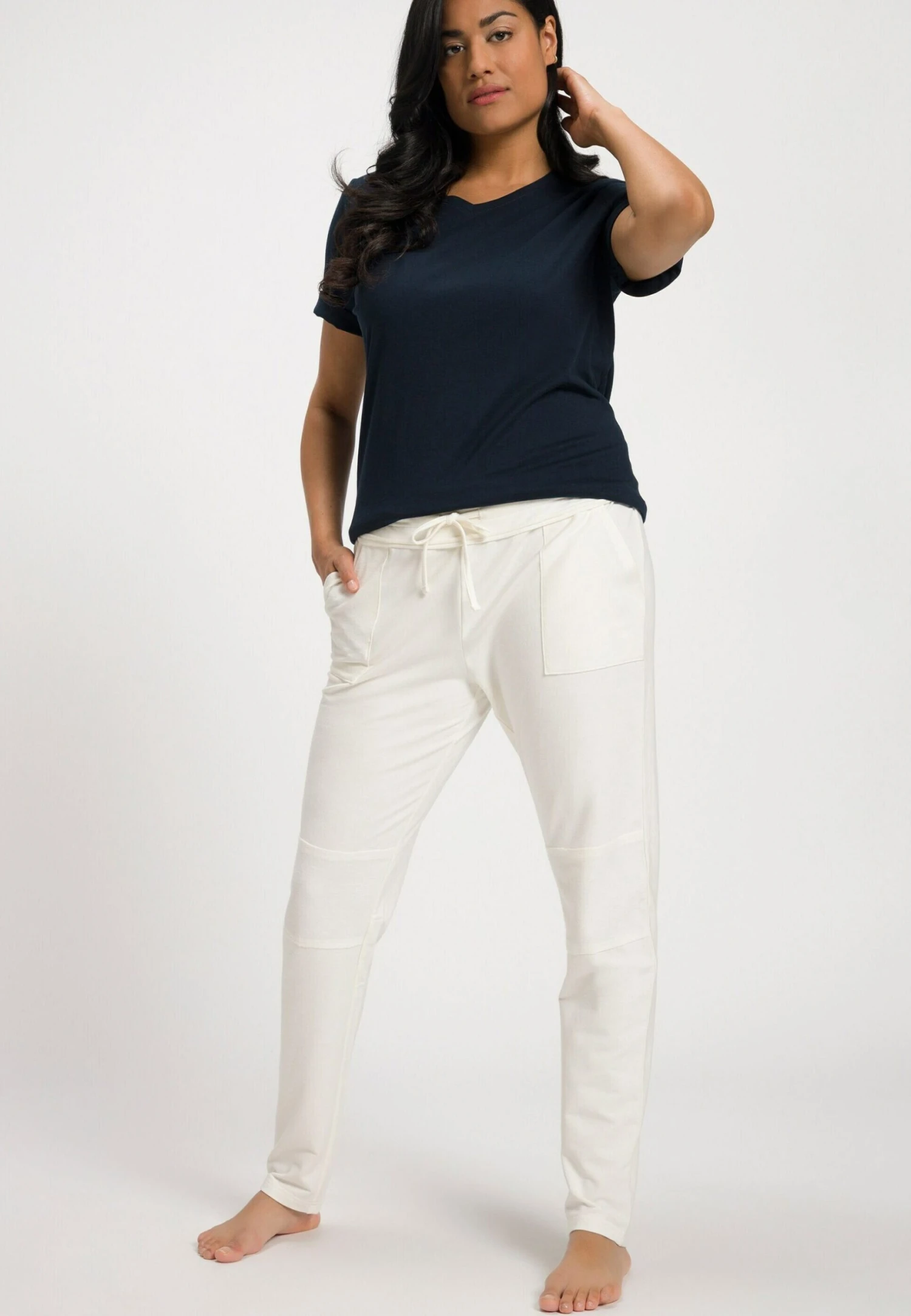 Ulla Popken Spodnie Treningowe - Crèmewit 4 Ulla Popken Spodnie Treningowe - Crèmewit - obrazek 2